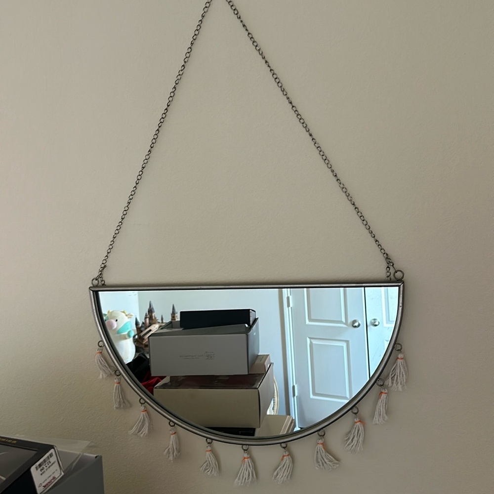 Tassel mirror